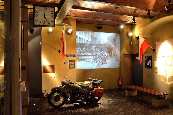 Warsaw Uprising Museum (1944) + POLIN Museum: PRIVATE TOUR /inc. Pick-up/ - Audio guides in English and more, plus optional licensed guides