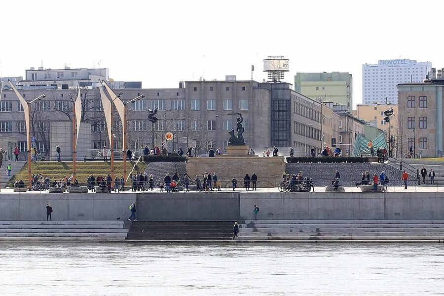 Warsaw: Vistula River Cruise with Your Music & City Views - Natura 2000 in the middle of Warsaw, and how wildlife viewing actually works
