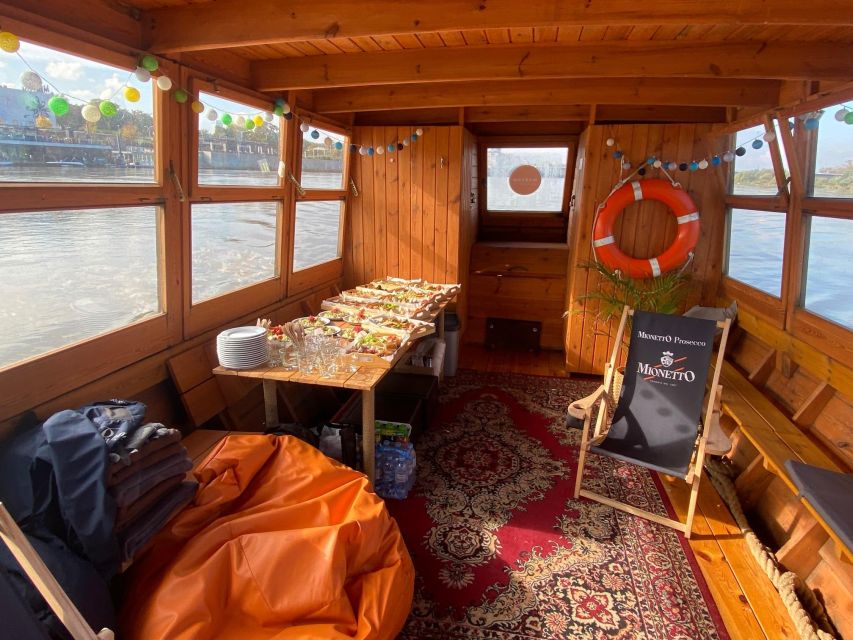 Warsaw: Vistula River Sunset Cruise with Welcome Drink - What You See Along the Vistula: Science Center, Modern Art, and Bridges