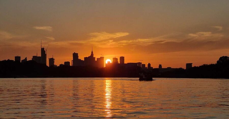 Warsaw: Vistula River Sunset Cruise with Welcome Drink - Getting to the Mermaid Monument and Finding the Right Dock