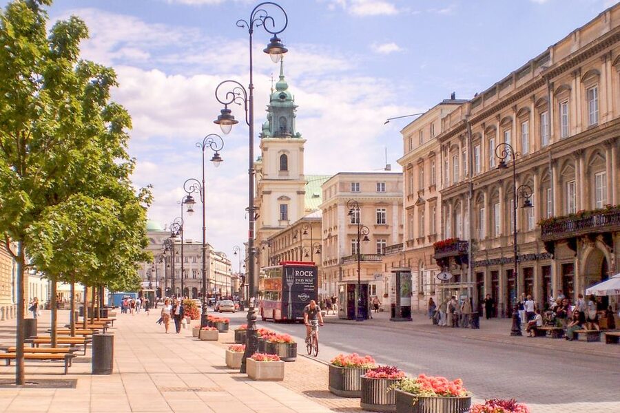 Warsaw: Warsaw Historical Group Tour with Pickup & Drop-Off - Riding the Royal Route: monarch-era Warsaw in rapid context
