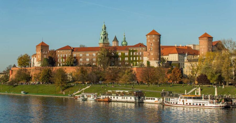 Wawel Castle, Cathedral, & Rynek Underground Tour with Lunch - Who this tour fits best, and who should think twice