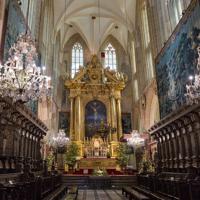 Wawel Castle, Old Town with St. Mary's Church Guided Tour - Wawel Castle, Old Town, and St. Mary’s Basilica in about 3.5 hours
