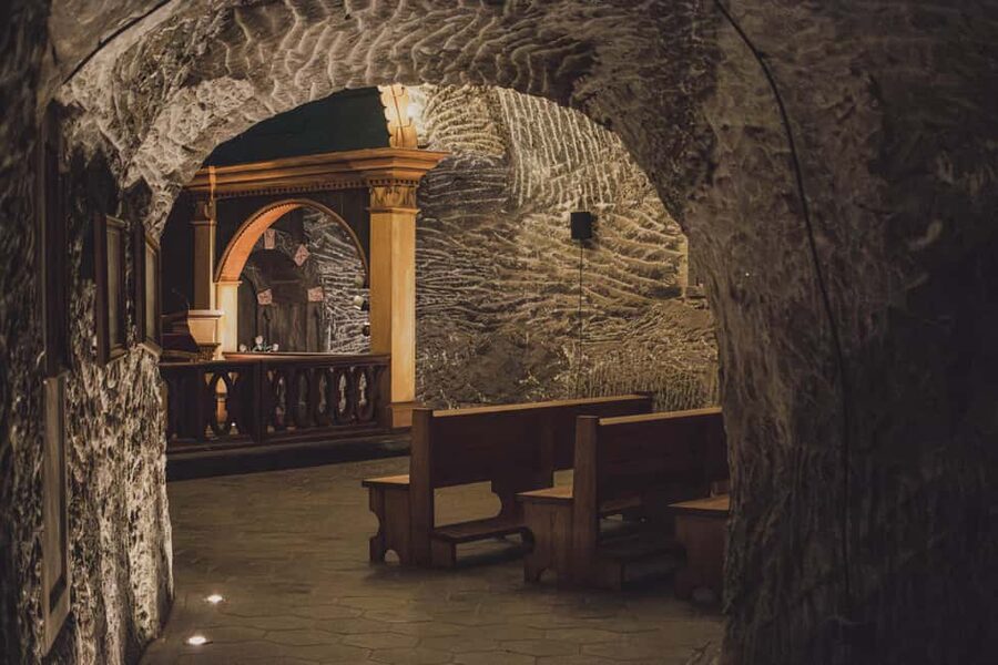 Wieliczka Salt Mine: Guided Tour Fast-Track Ticket - Guide Style and Hearing Them in English