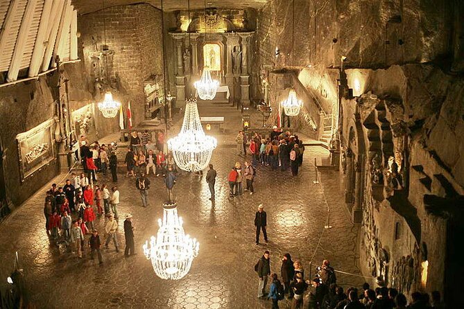 Wieliczka Salt Mine tour - Entering the mine: what your first underground moments feel like
