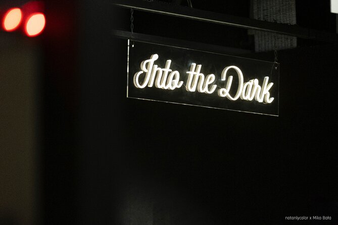 WOMAI Cracow - Into the darkness experience - What you do in the dark, and why it feels intense