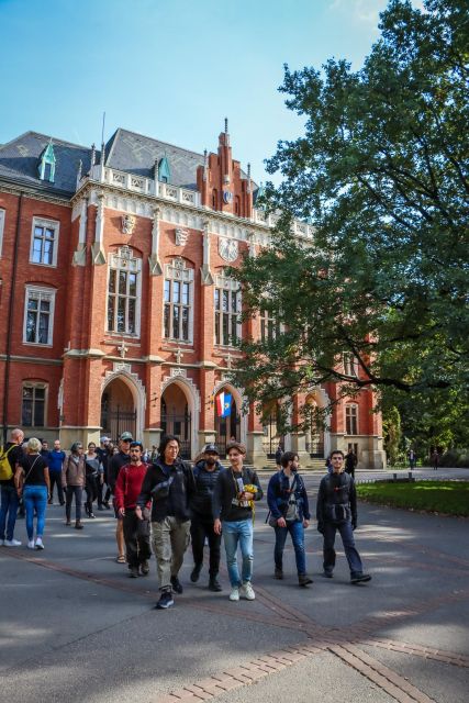 World War II in Krakow Walking Tour in English - Gestapo headquarters, understanding fear in an urban setting