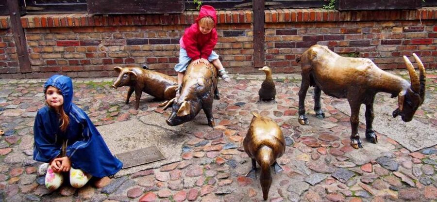 Wrocław: 2-Hour Guided Tour for Children - What happens after the tour: KOLEJKOWO and the zoo plan