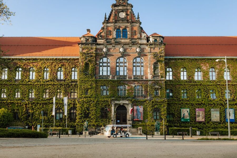 Wroclaw: 2-Hour Private Guided Tour by Electric Car - Wroclaw by electric car: a quick, comfortable way to get your bearings