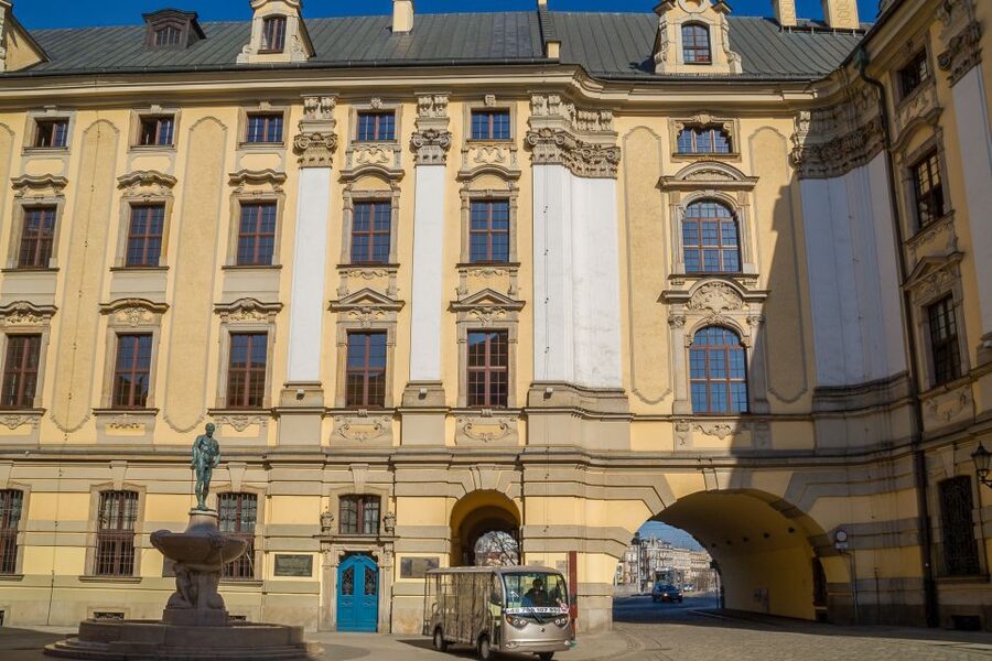 Wroclaw: 2-Hour Private Guided Tour by Electric Car - Old-town anchors: churches, the Jatki area, and the main square