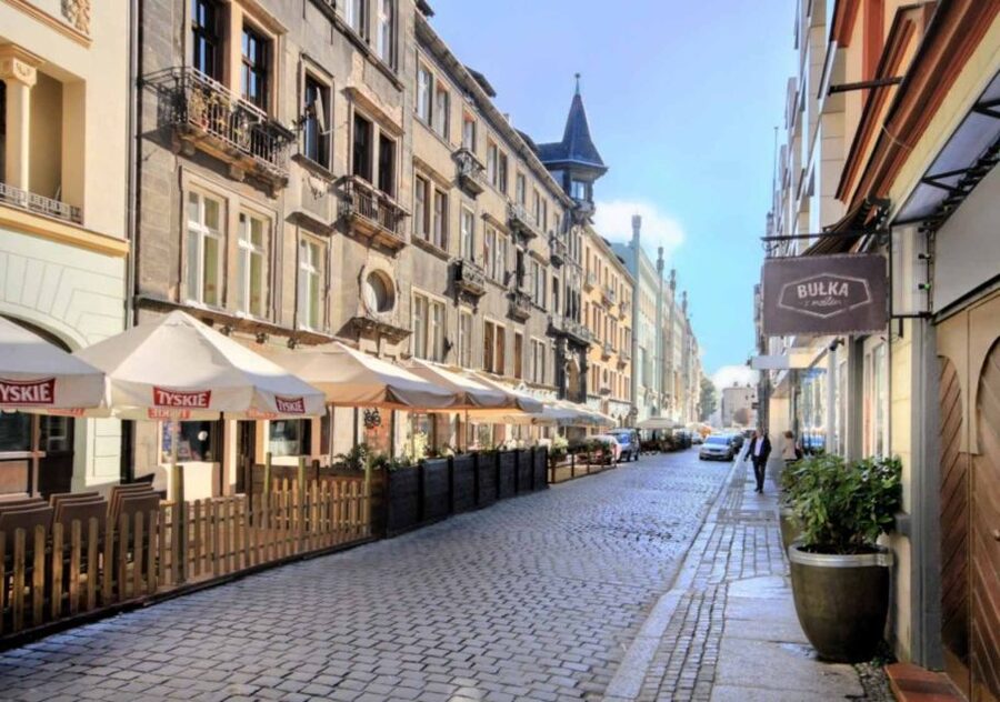 Wrocław: Boat Cruise with licensed guide only for your group - Why the licensed guide is the real value here
