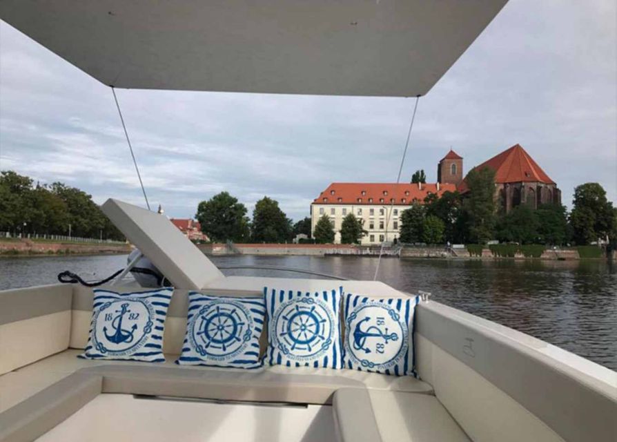 Wroclaw: City Walk and Cruise by Luxury Solar Catamaran - Key things that make this tour work