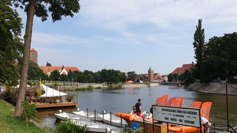 Wrocław: city walk with a professional guide and cruise - Plac Solny Flower Market and St. Elizabeth’s Church