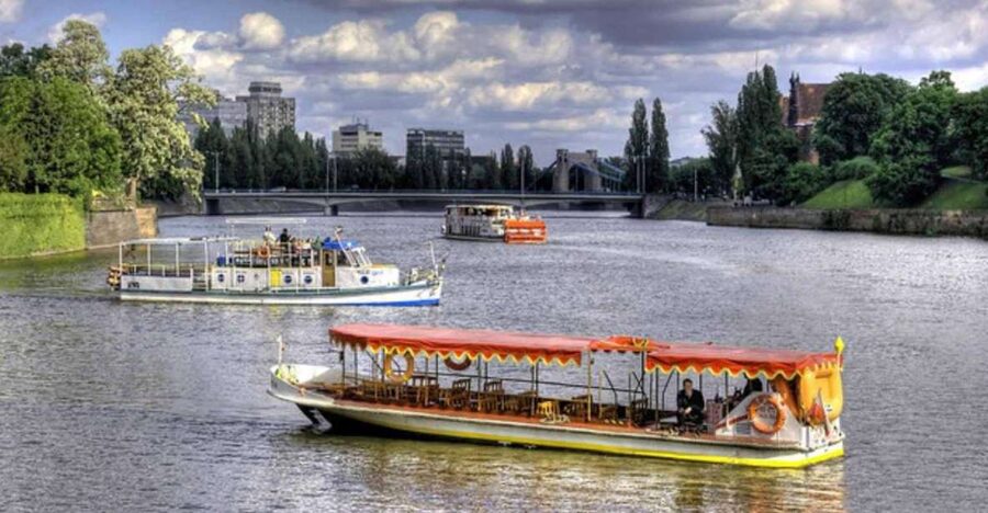 Wrocław: city walk with a professional guide and cruise - Season, Timing, and Getting the Most From the Short Tour