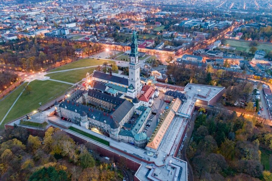 Wroclaw: Czestochowa Day Trip to View the Black Madonna - Managing a full day: how to focus during a 9-hour schedule