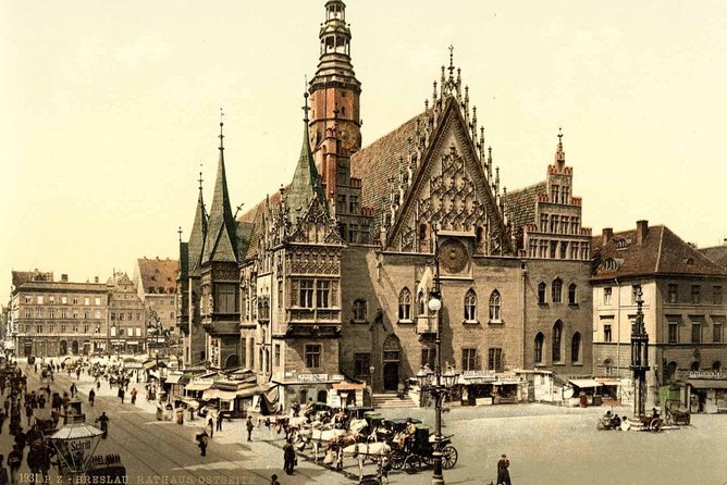 Wroclaw different - secrets of the city, 2 hours. 3-9 people - Price and value for a private group of 3 to 9