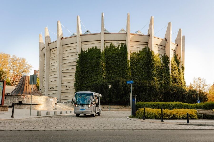 Wroclaw: E-Car Tour and Audio Guide - Why an electric van is the smart way to see Wrocław