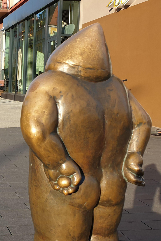 Wrocław: Following the dwarfs'. See the city differently! 2h - Starting at Restauracja Piwnica Świdnicka: the route’s story engine