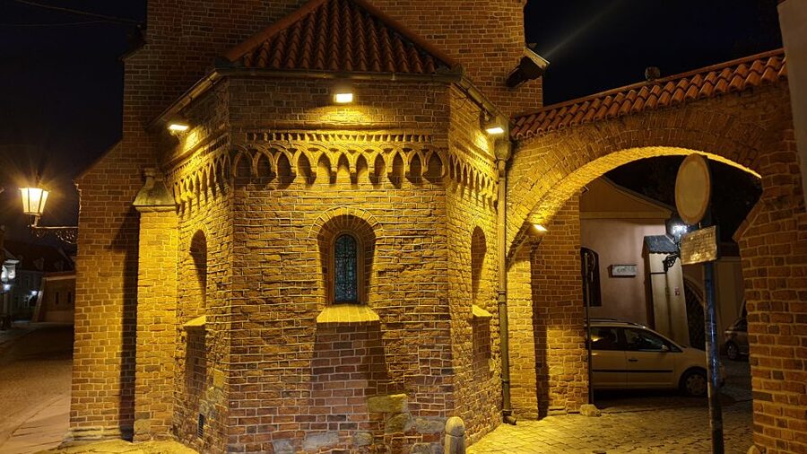Wroclaw: Guided City Night Tour (2 hours) - Value at about $47 for 2 hours, and who this tour suits