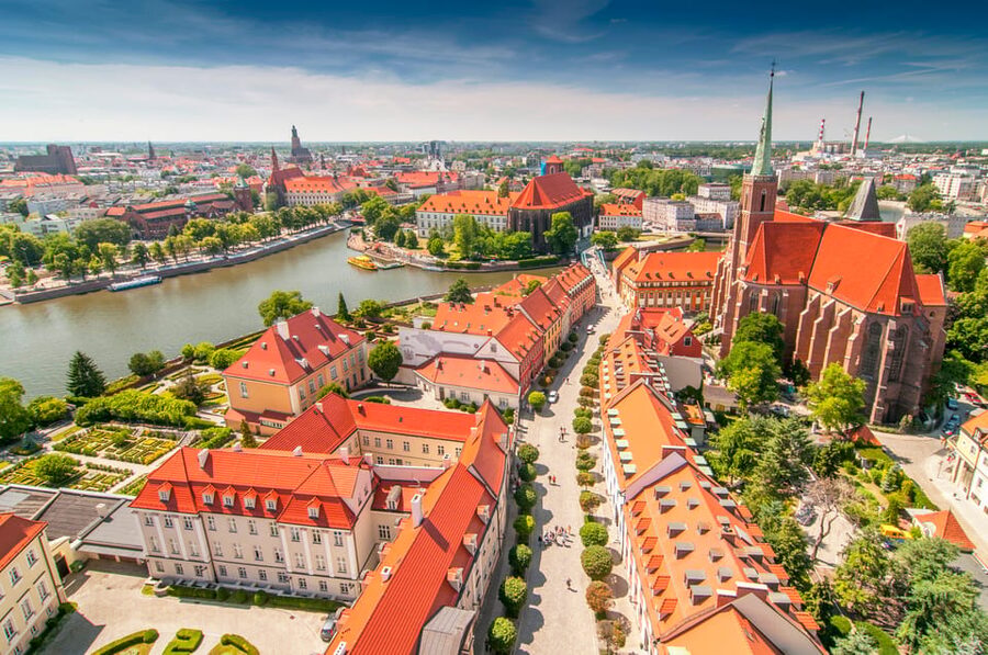 Wroclaw: Guided City Walk - Medieval Streets, Merchants, and the Gnome Hunt