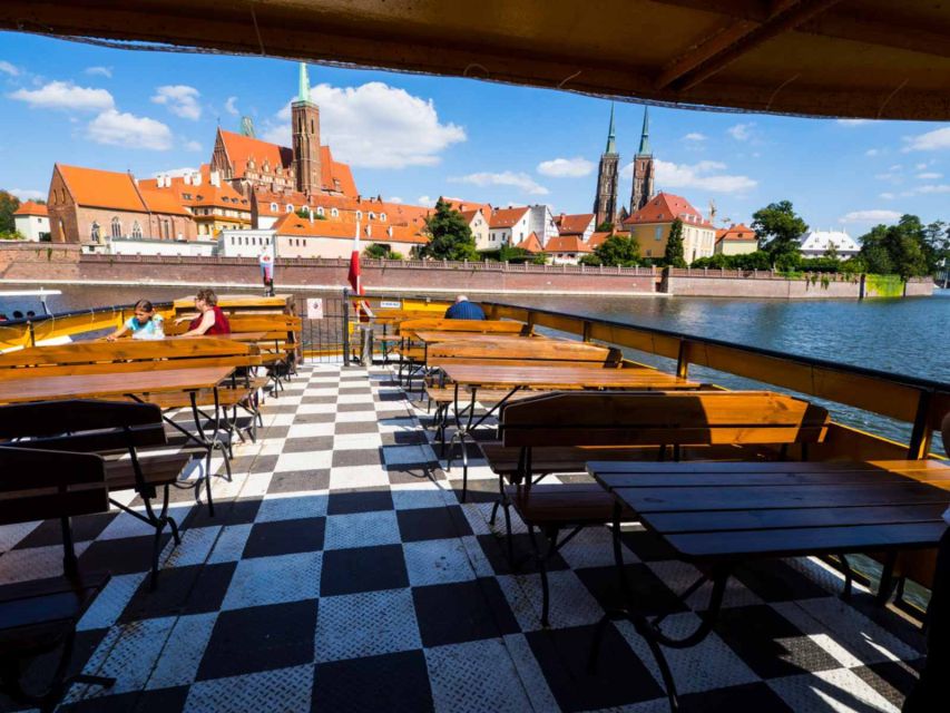 Wrocław: Long City Walk and River Cruise - Crossing to the Oder Side, Sand Bridge, and Cathedral Island Views