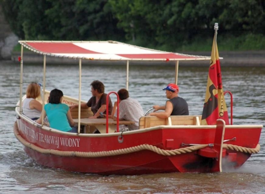 Wroclaw: Old City Walk and Cruise with Small Gondola - Why this private format is worth it