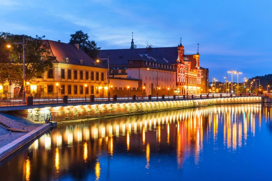 Wroclaw: Old Town Highlights Private Walking Tour - Solny Square to Market Square, the part you can’t skip