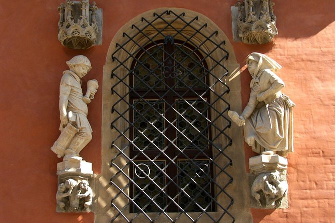 Wroclaw Private Guided Tour SHORT AND PROFESSIONAL. 2 pcs., 1 - 9 pers. - Copper dwarves: the fun break from the serious monuments
