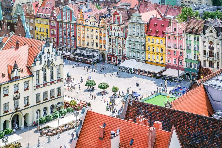Wroclaw: Private Old Town Guided Walking Tour (2 hours) - Walking From Piwnica Świdnicka Into Wrocław’s Old Town