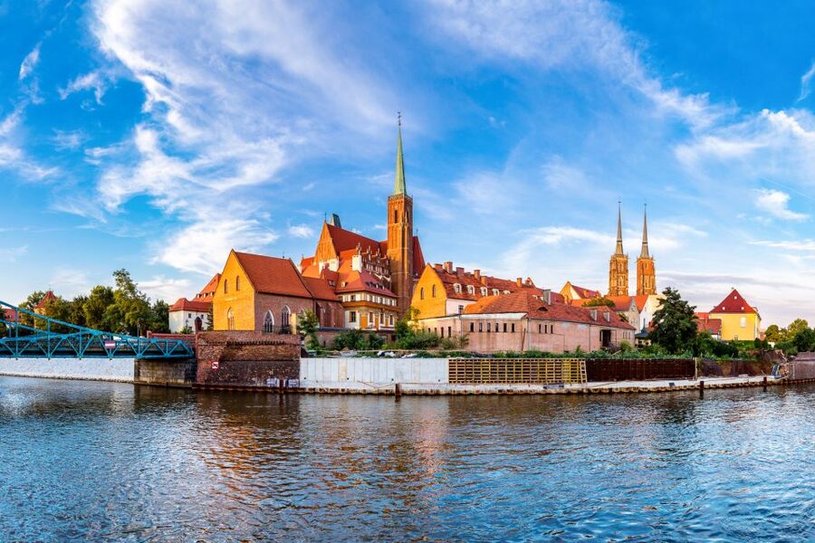 Wroclaw: Private Old Town Guided Walking Tour (2 hours) - Cathedral Island and Wrocław Cathedral, where the views do the talking