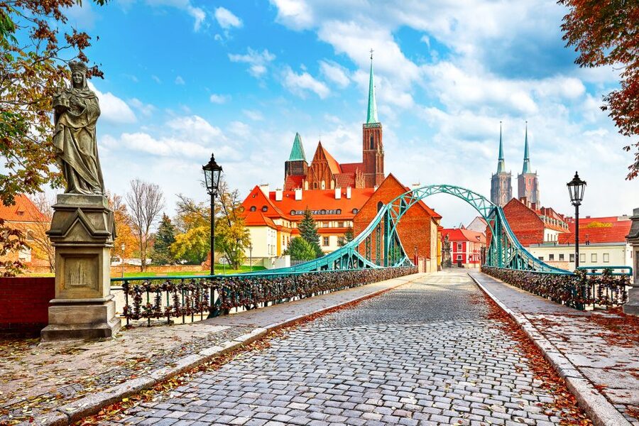 Wroclaw: Private Old Town Guided Walking Tour (2 hours) - What makes the guide experience feel worth it