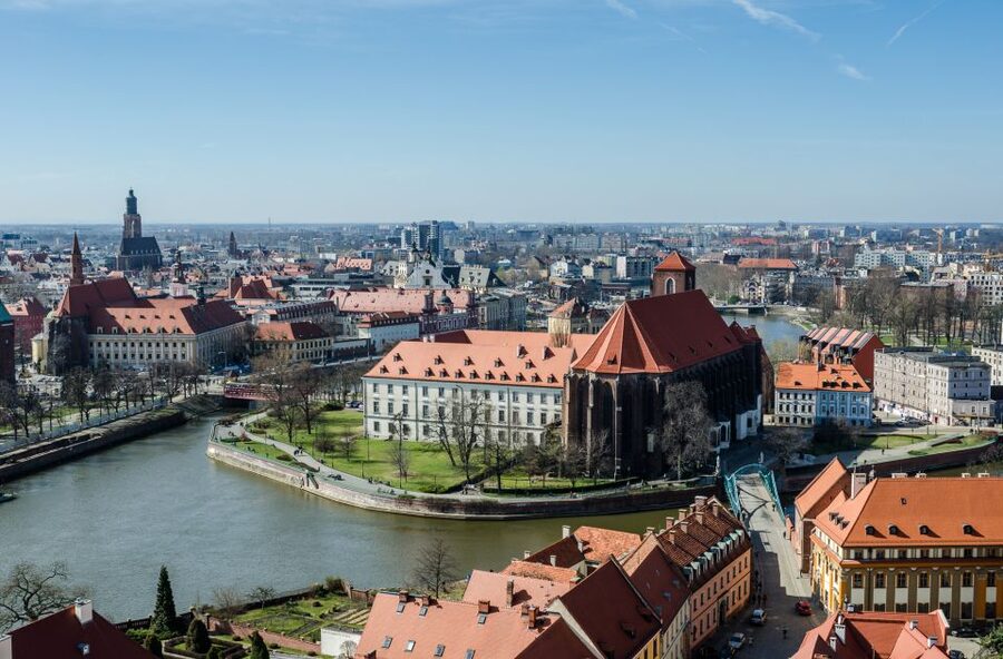 Wroclaw Private Old Town Guided Walking Tour - Market Square, town hall clock bell from 1368, and why this is the center