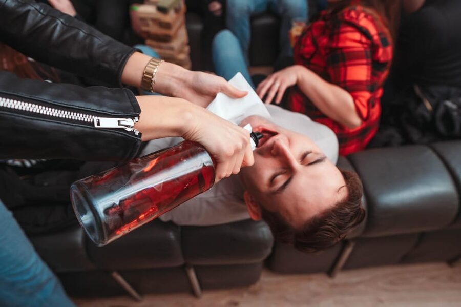 Wroclaw: Pub Crawl with Unlimited Drinks and VIP Club Entry - Stop 1, Lewitacja: the unlimited first-hour advantage