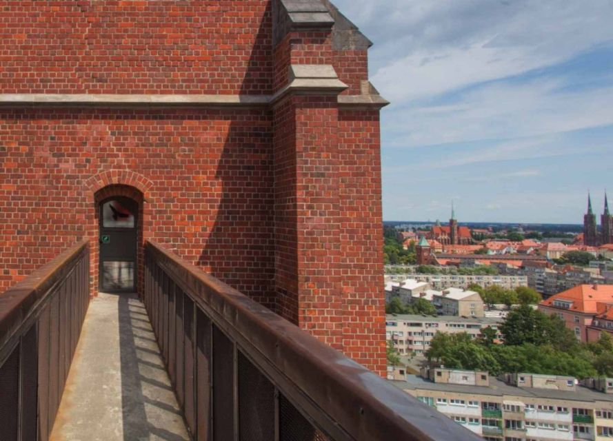 Wroclaw: Secrets of Wroclaw Walking Tour (2 hours) - Guide style in German or Polish, and why it matters
