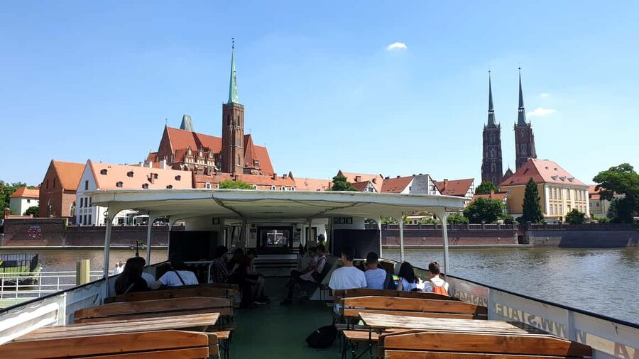 Wrocław: Short City Walk and Boat-Cruise - Copper Dwarves, Bonhoeffer, and the Fencer’s Fountain Moment