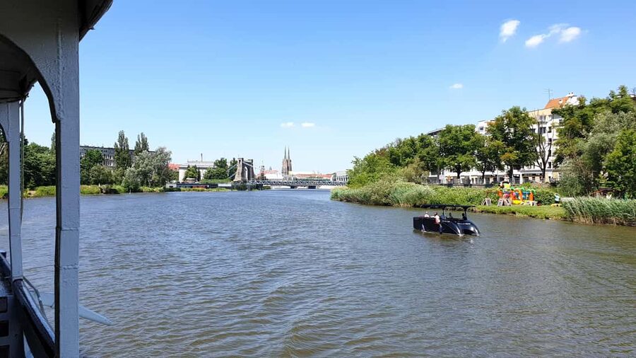 Wrocław: Short City Walk and Boat-Cruise - From Matthias School and the Baroque Garden to Cathedral Views