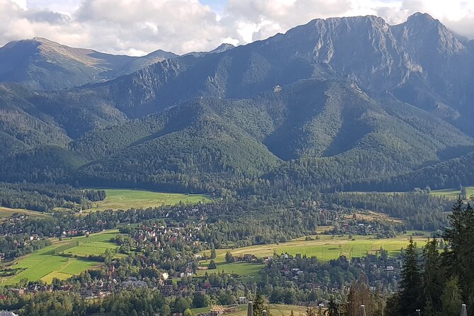 Zakopane and Tatra Mountains, regular small group tour from Krakow - Krzeptówki Shrine and Pęksowy Brzyżek Cemetery, History You Can Actually See