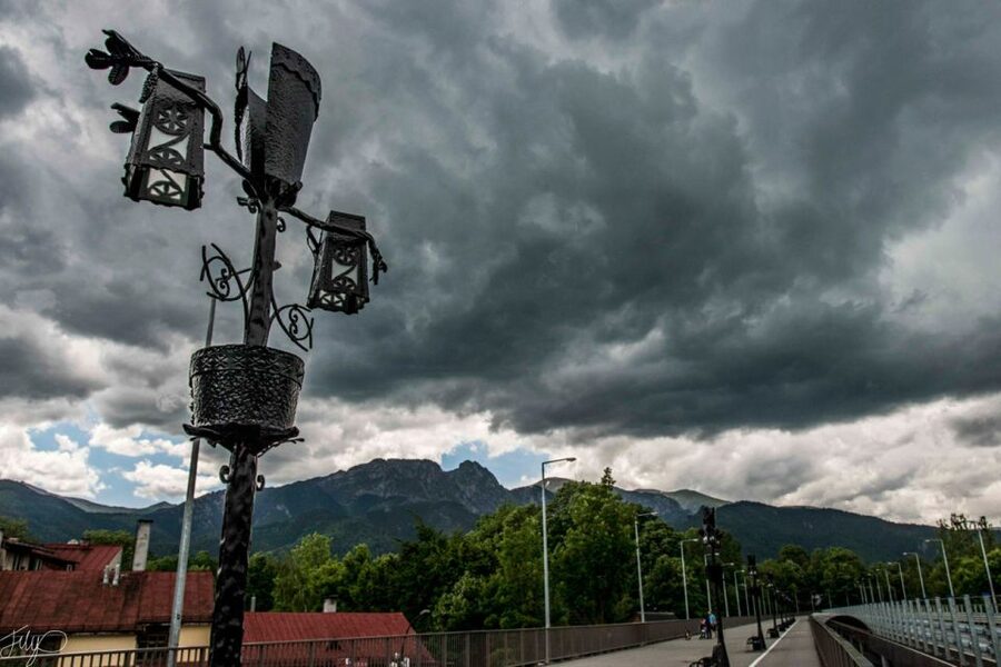 Zakopane: Sightseeing Tour from Krakow - Krupowki and Zakopane browsing: souvenirs, views, and choosing your lunch