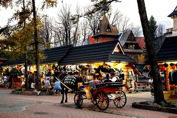 ZAKOPANE & TATRA Mountains Tour from Krakow - Stop 4: Krupówki Street free time for browsing and quick meals