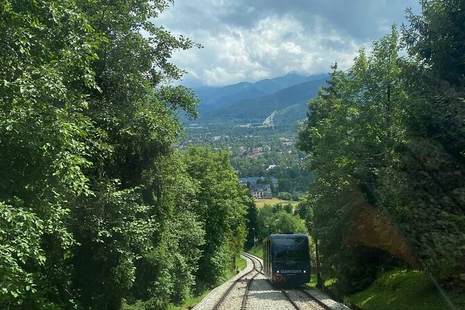 Zakopane Tour from Krakow with Thermal SPA and Hotel Pick up - Zakopane stroll on Krupowki Street: breathing room in town