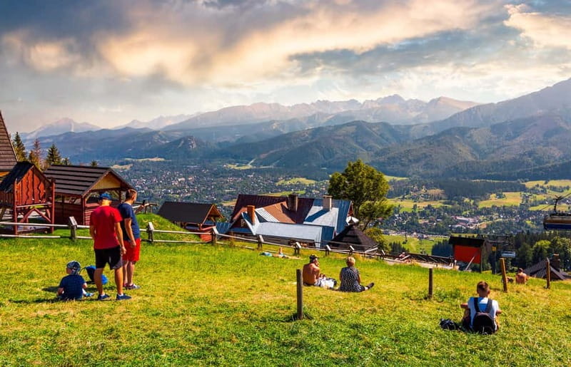 Zakopane Tour with Thermal Baths – Day Trip from Krakow - Chochołów: the highland stop built around food, photos, and a traditional hut
