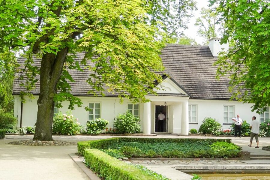 Zelazowa Wola: Frederic Chopin Half-Day Private Tour - Why the guide quality is the real value add